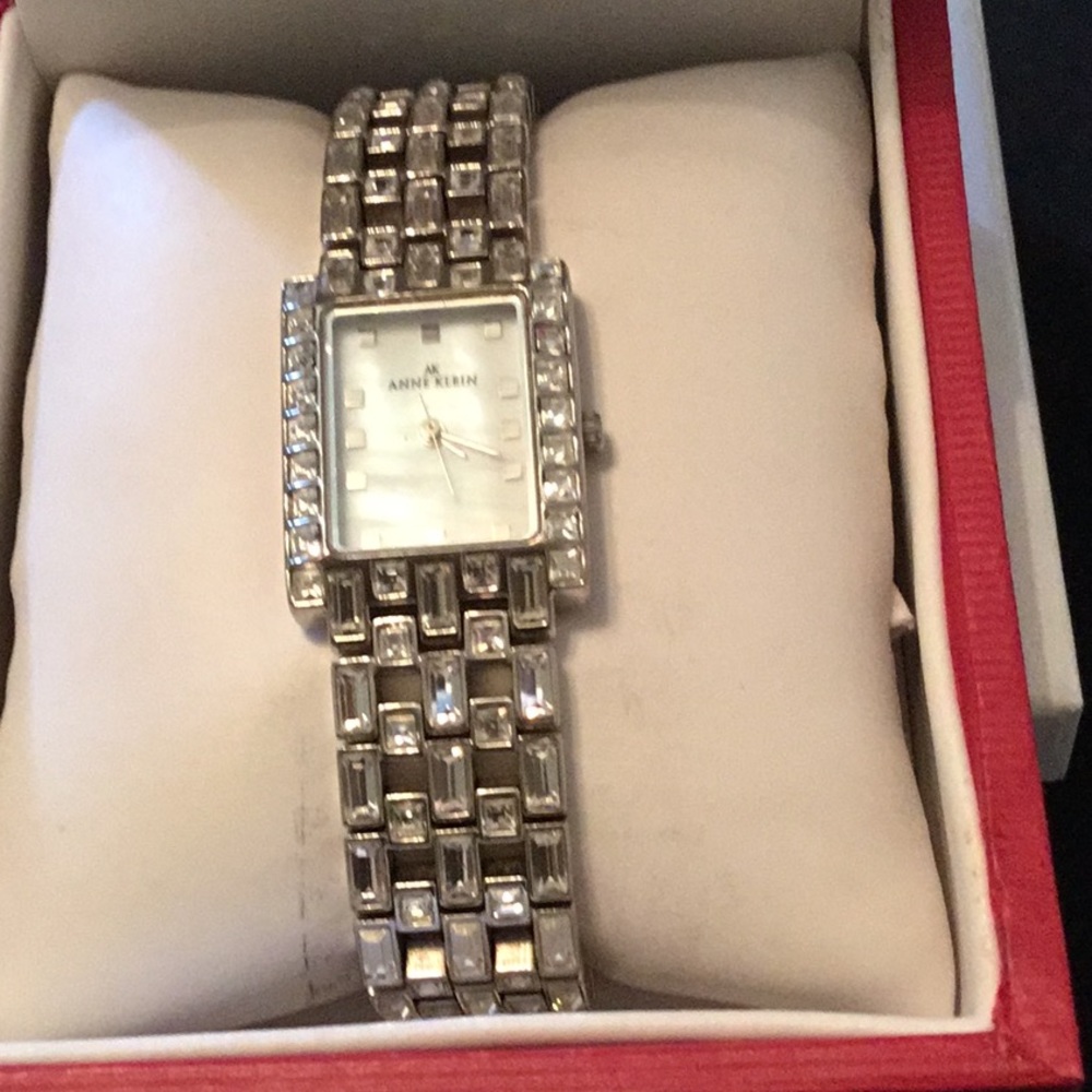 Watch - Picture 2 of 5